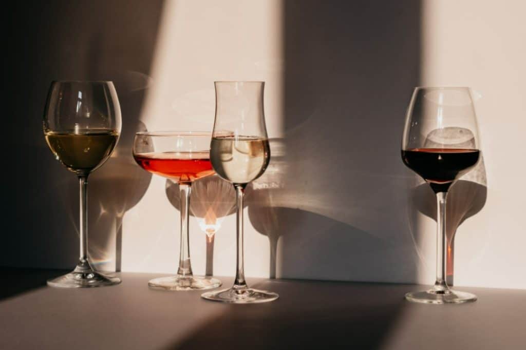 different temperatures to serve wine based on type