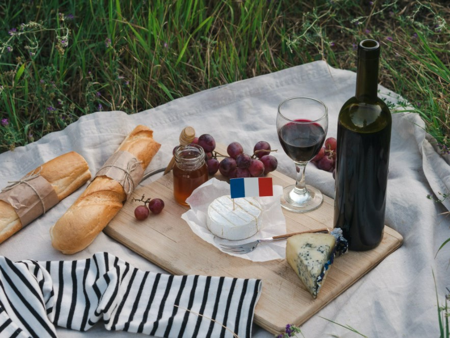 grenache wines and a cheese board

